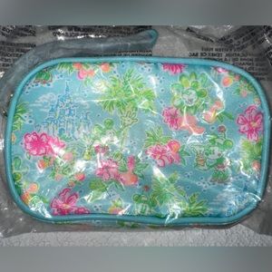 Lilly Pulitzer loves Disney wristlet new